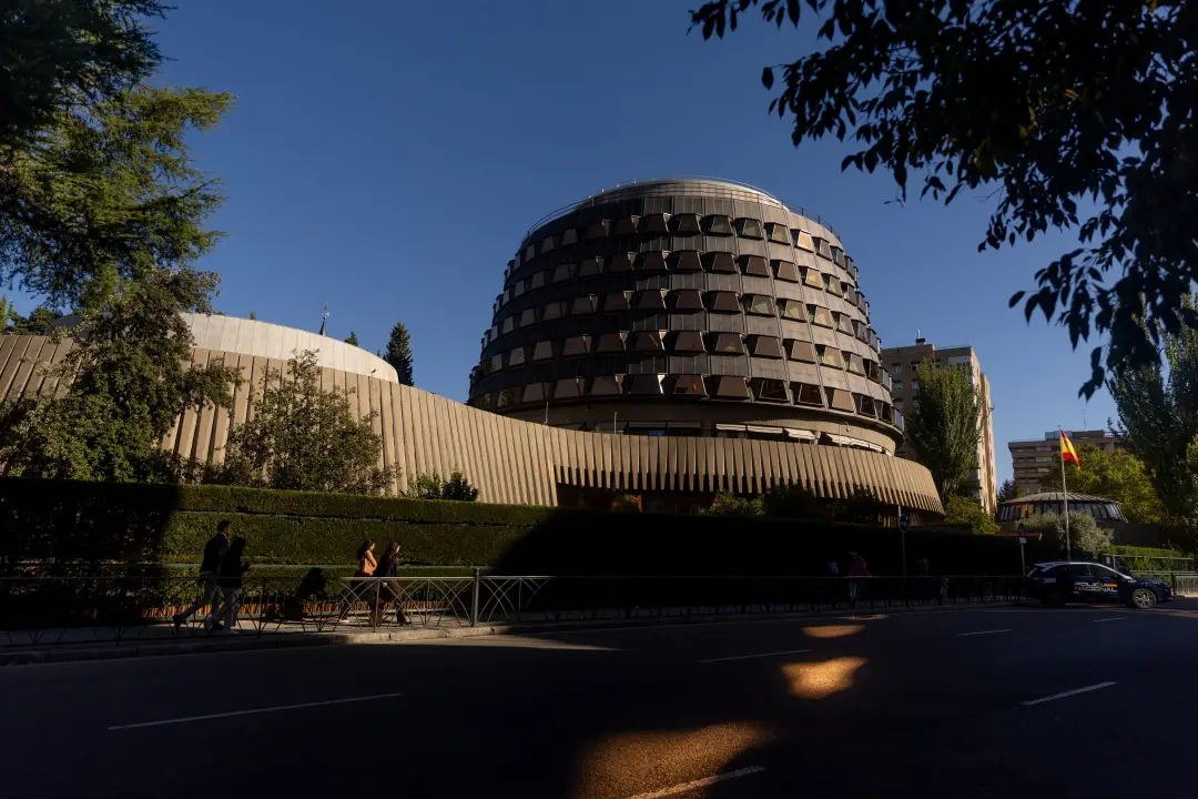 Cinco magistrados do bloco conservador do Tribunal Constitucional acham que a sentença que amnistia a malversação no pr…