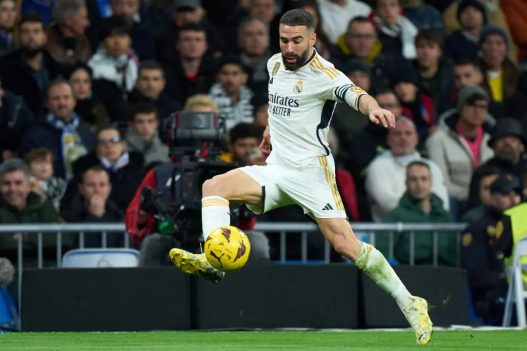 Dani Carvajal, jogador com 34 anos, deve permanecer em Madri, embora não seja no Real Madrid. O interesse do Getafe, cl…