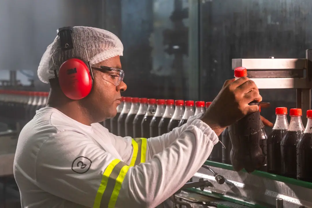 14 vagas de emprego na Coca-Cola em Juiz de Fora, Muriaé e Viçosa, com requisitos de ensino fundamental e benefícios. É…