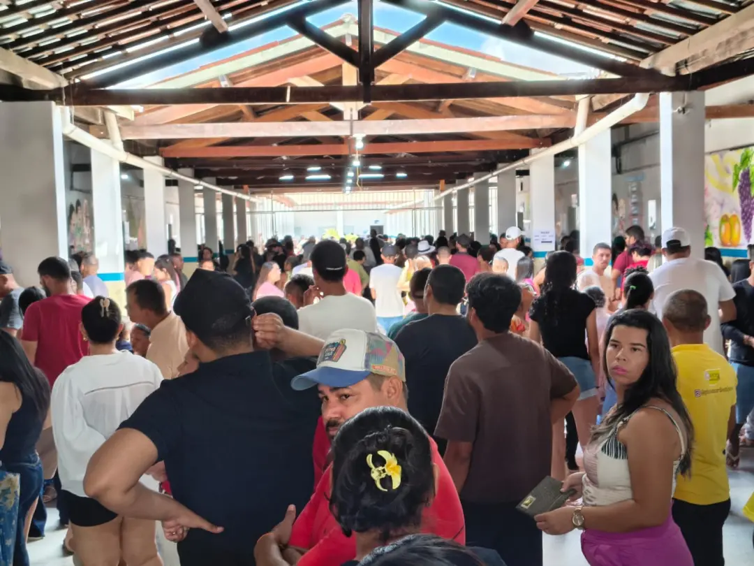 Petrolina viu eleitores votarem para deputado estadual, federal, senador, governador e presidente neste primeiro turno.…