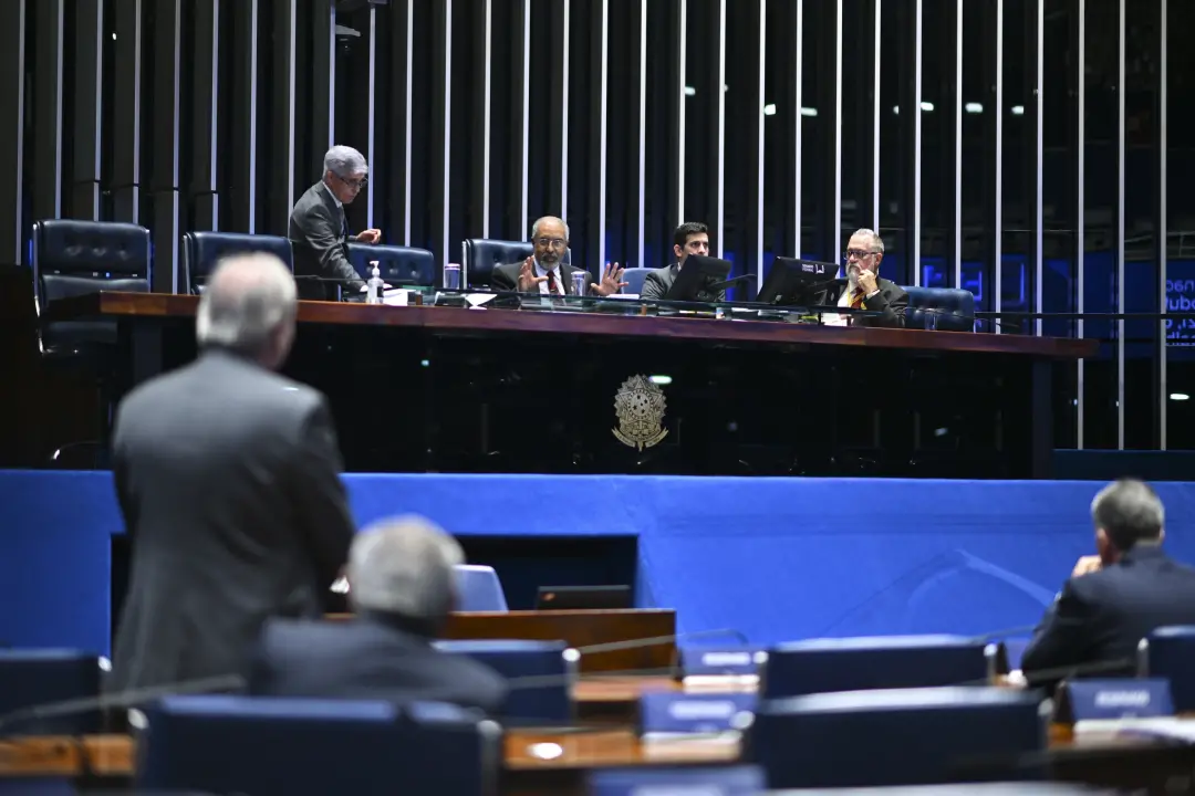 Senado discute PEC que visa acabar com a escala 6x1 nesta terça, mas o governo enfrenta o cenário apertado após eleiçõe…