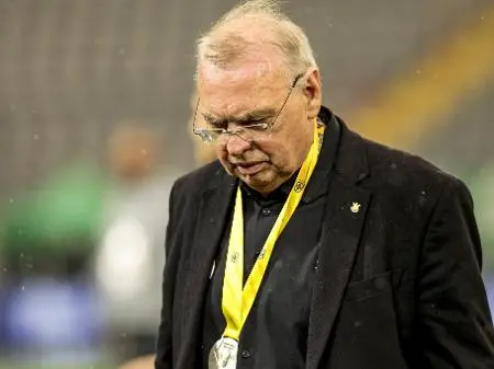 Postura de Stabile incomoda elenco do Corinthians em meio à crise financeira. É difícil ver o desalinhamento entre a ne…