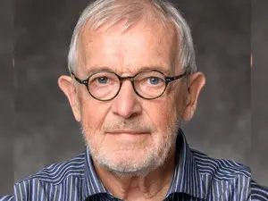 Nobel de Física 2026 vai usar cúbico de gelo para captar neutrinos. É louco usar algo tão simples como gelo pra fazer c…