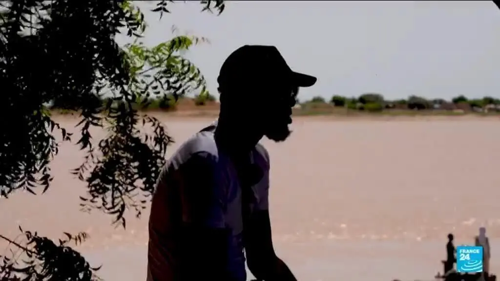 Migrantes LGBT estão sendo deportados para países africanos onde homossexualidade é crime por causa da repressão de imi…