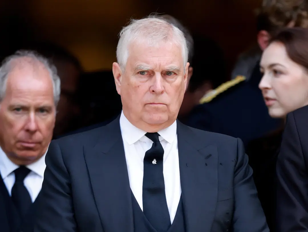 Andrés Mountbatten-Windsor entrou com ação judicial contra a polícia britânica sobre detenções e buscas em suas residên…
