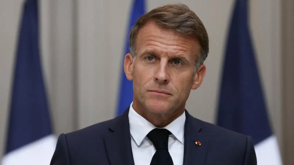 Presidente Macron observou o teste de um míssil novo com capacidade nuclear, sem ogiva. Esse movimento mostra a constan…