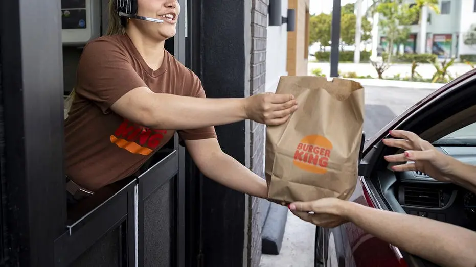 Burger King tá investindo na filosofia You Rule, quer que o cliente se sinta dono da experiência dentro dos restaurante…