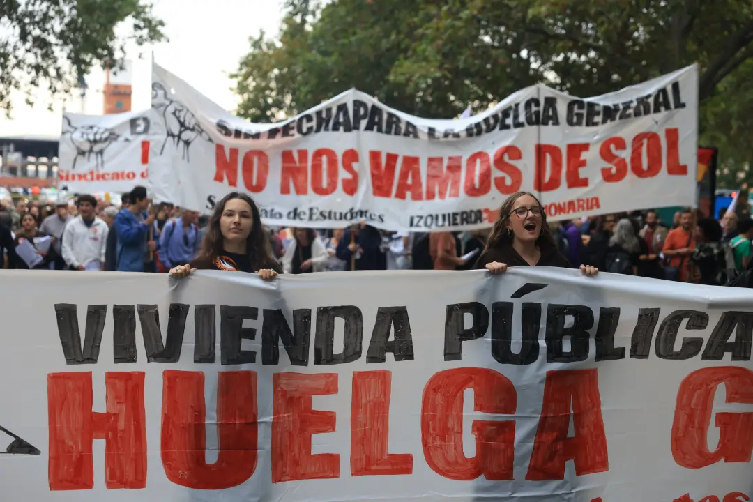 CC OO e UGT reforçam apoio a greve geral por moradia em Espanha, 14 anos depois. A manutenção do direito à moradia é es…