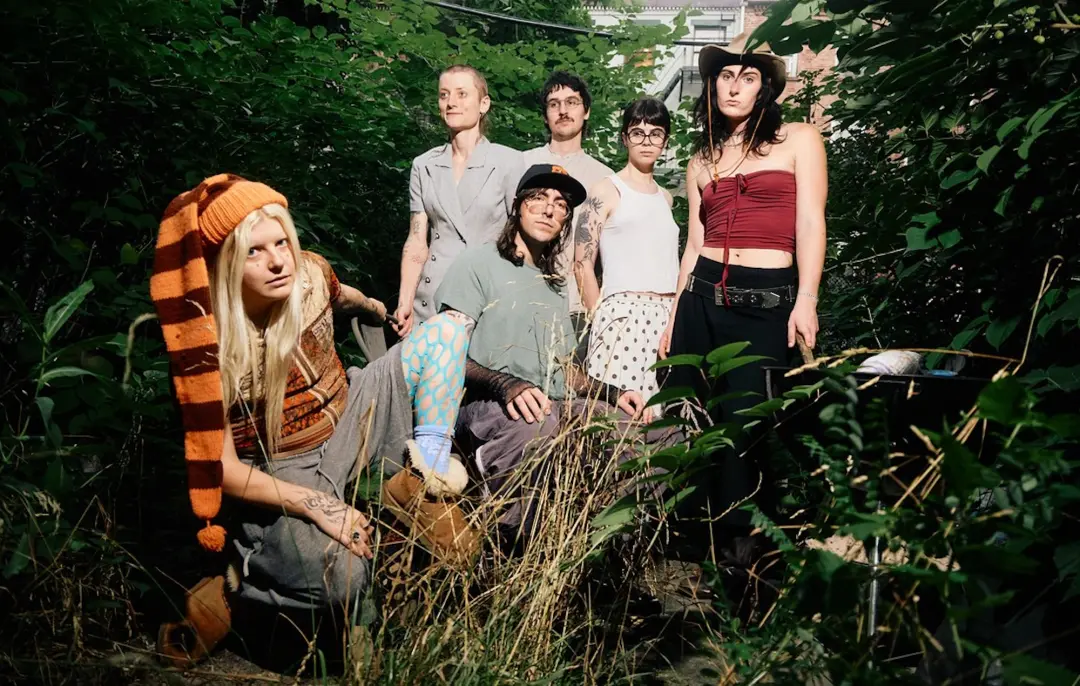 Twenty Five, faixa do álbum Unfindable Ring do Grumpy, aborda a ideia de viagem no tempo e a fluidez da experiência tra…
