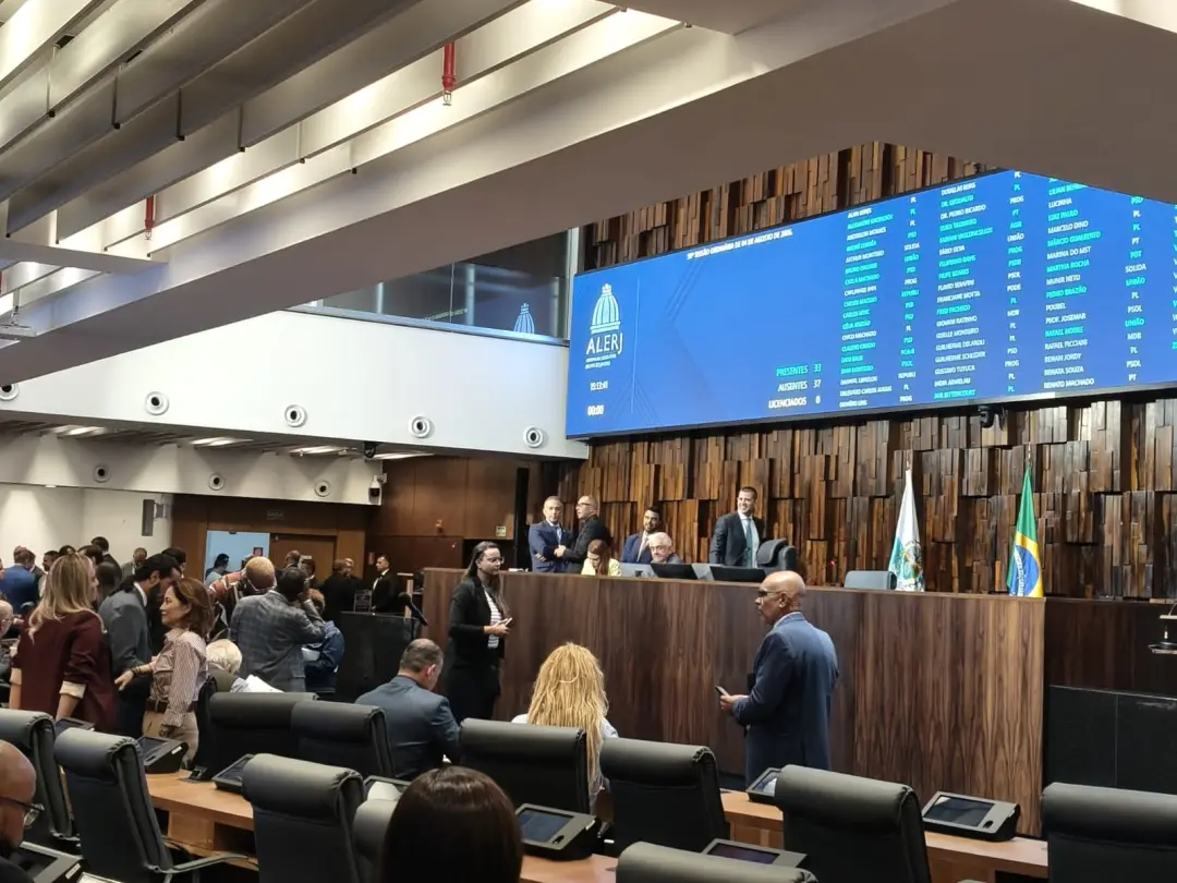 Alerj teve só 40 por cento de renovação de deputados, mesmo com escândalos e prisões. Parece que os eleitores decidiram…