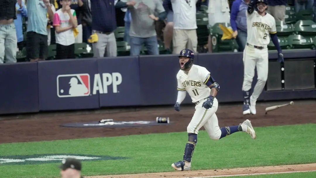 Jackson Chourio bateu para vencer o jogo do Milwaukee Brewers contra o San Diego Padres, 4 a 3, na nona entrada com as …