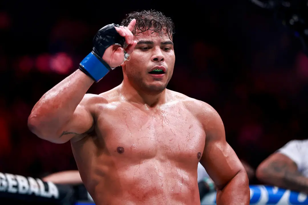 Paulo Costa, Top contender no UFC, ficou de fora de lutas porque as negociações com a organização emperraram. Ele quer …