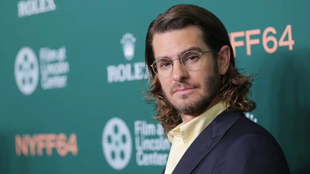 Andrew Garfield disse que Sam Altman parecia ótimo antes de ser interpretado no filme Artificial. Isso aconteceu na est…