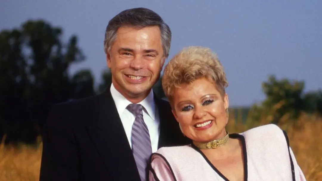 Jim Bakker, televangelista conhecido, faleceu aos 86 anos. A Lori Bakker confirmou o falecimento, mencionando a vida de…