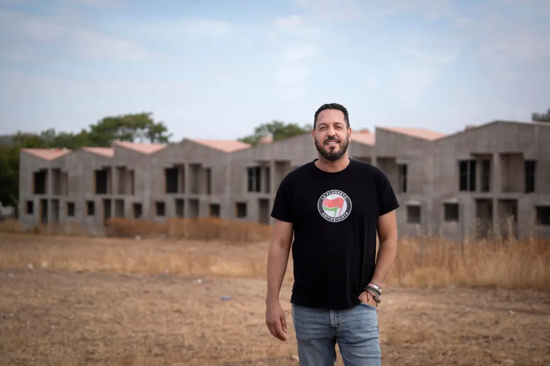 Marinaleda tem 300 casas públicas de 1000 no povoado, com aluguel entre zero e 24 euros mensais. Esse modelo de moradia…