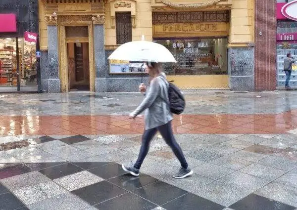 Porto Alegre terá retorno de chuva com potencial de 40 milímetros a partir de quinta-feira. A alternância de sol e inst…