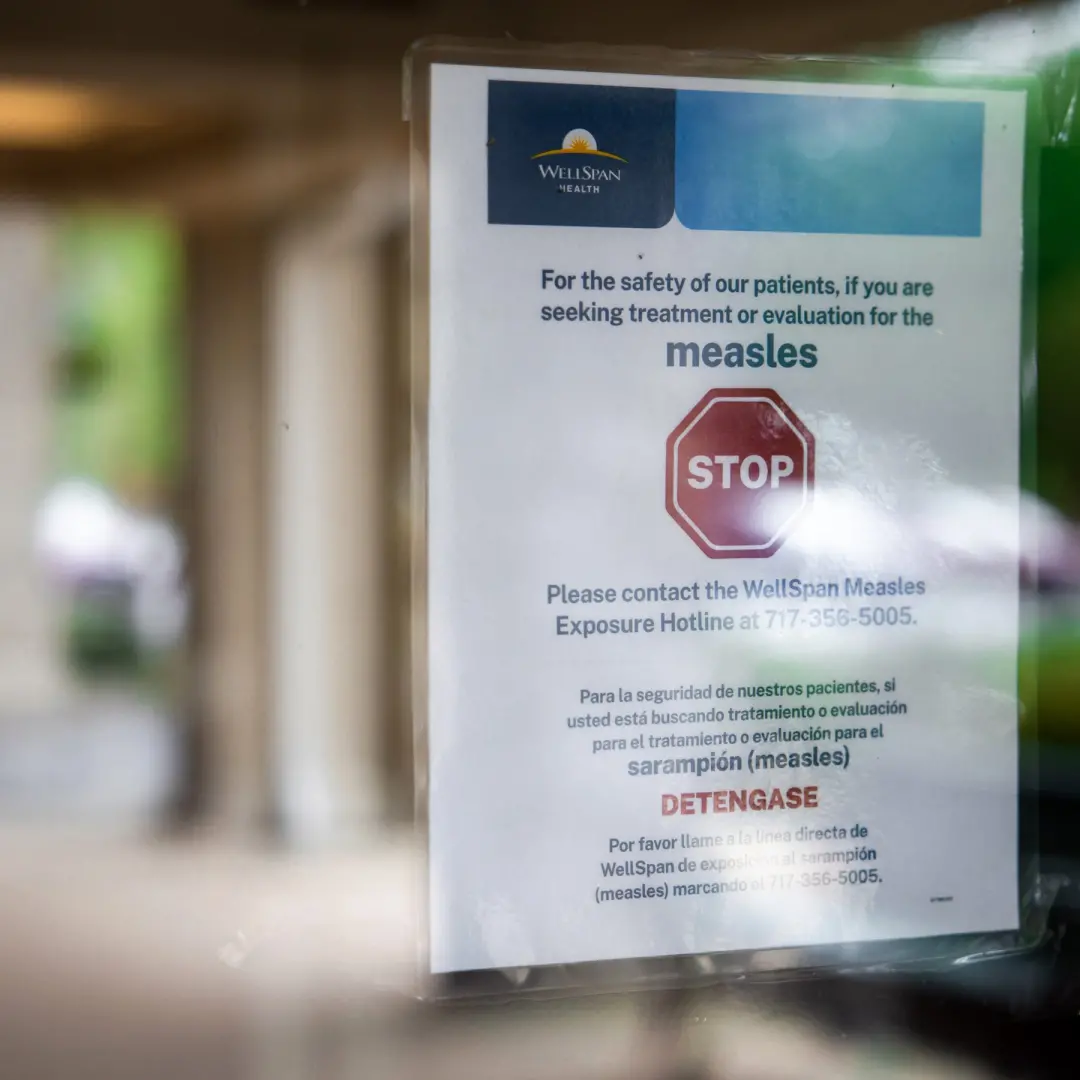 Nova York decretou emergência por sarampo, com 108 casos só este ano, o maior desde 2019. O aumento disso mostra como a…