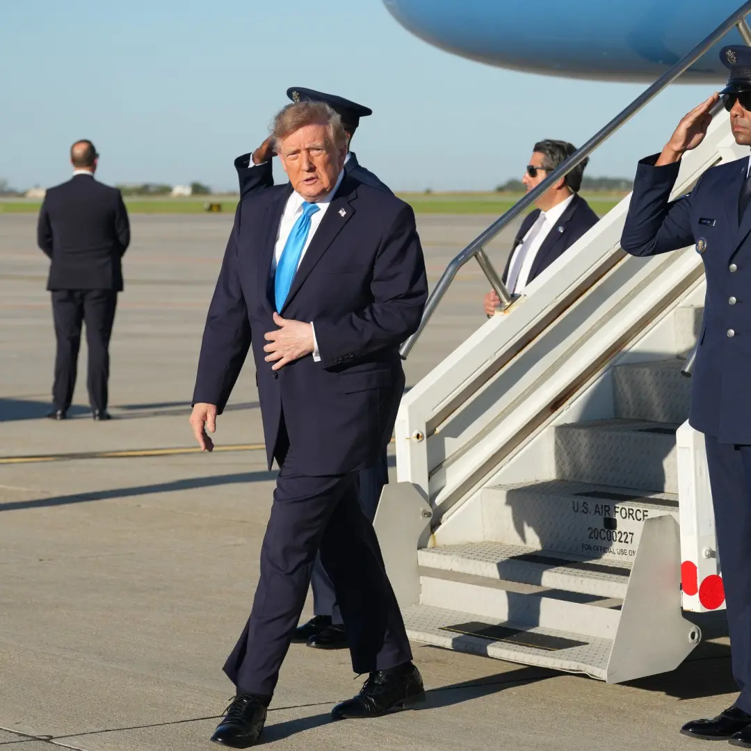 White House bloqueou político do Air Force One durante viagem para Nebraska. Mais uma disputa sobre acesso presidencial…