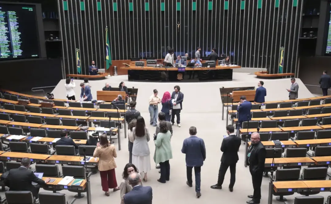 Doze siglas ficaram fora da cláusula de barreira com o endurecimento das regras eleitorais. A federação PSOL Rede, por …