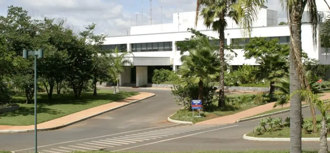 Embaixada e consulados dos Estados Unidos retomaram serviços em Brasília nesta segunda, após suspensão por possível ame…