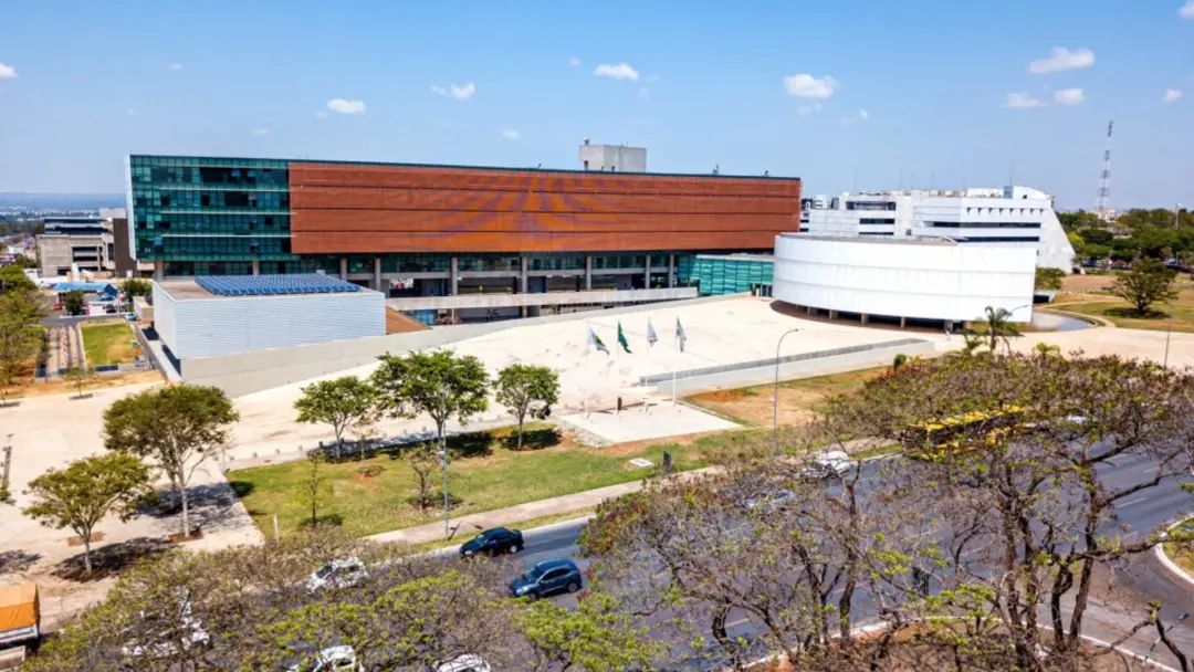 Mais de 70% dos deputados distritais do DF foram reeleitos, e a renovação ficou em 29,16%. Essa manutenção da maioria d…