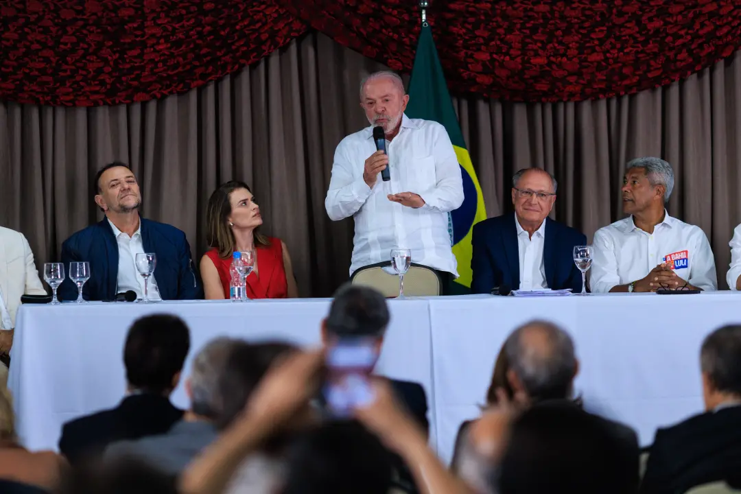 Lula disse que o campo político carrega a promiscuidade do Supremo Tribunal Federal após denúncias contra ministros. A …