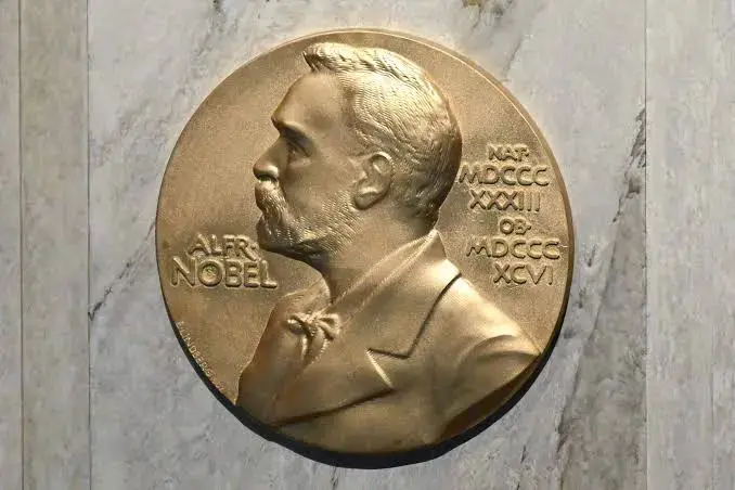 Nobel de Medicina de 2026 vai para Karl Deisseroth, Peter Hegemann e Georg Nagel por desenvolverem a optogenética. Essa…