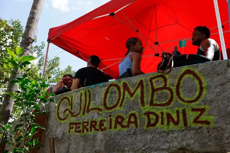 Quilombo Ferreira Diniz, na Glória, recebe o Jequitibá no Terreiro para celebrar a Mangueira neste domingo, com feijoad…