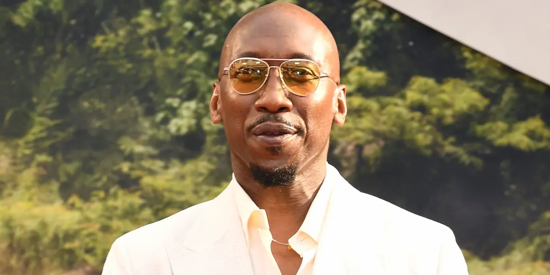 Mahershala Ali, ator talentoso, teve o projeto Blade no MCU oficialmente cancelado. Com a carreira dele já brilhando de…