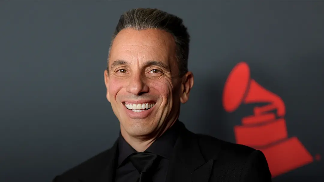 Sebastian Maniscalco assumiu o canal de comedia da SiriusXM, e isso gerou reação negativa de alguns comediantes. A rádi…
