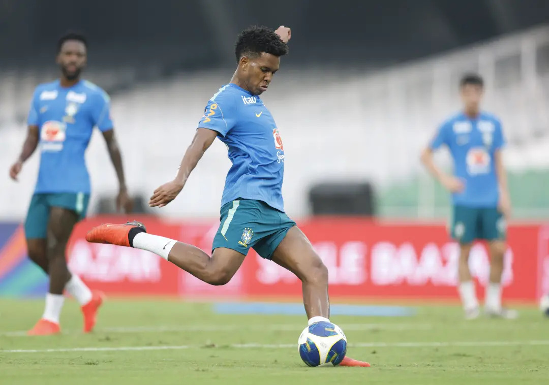 Estêvão, Endrick e Rayan estão entre os 25 finalistas do prêmio Golden Boy 2026. Ver nomes brasileiros nessa disputa mo…