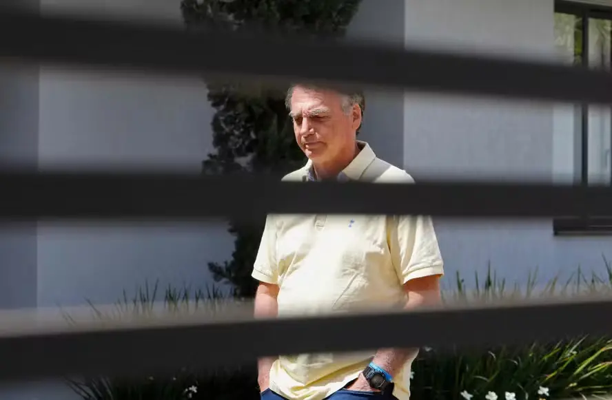Flávio Bolsonaro pediu a Alexandre de Moraes para antecipar o fim das visitas, que termina dia 11 de julho. A defesa al…
