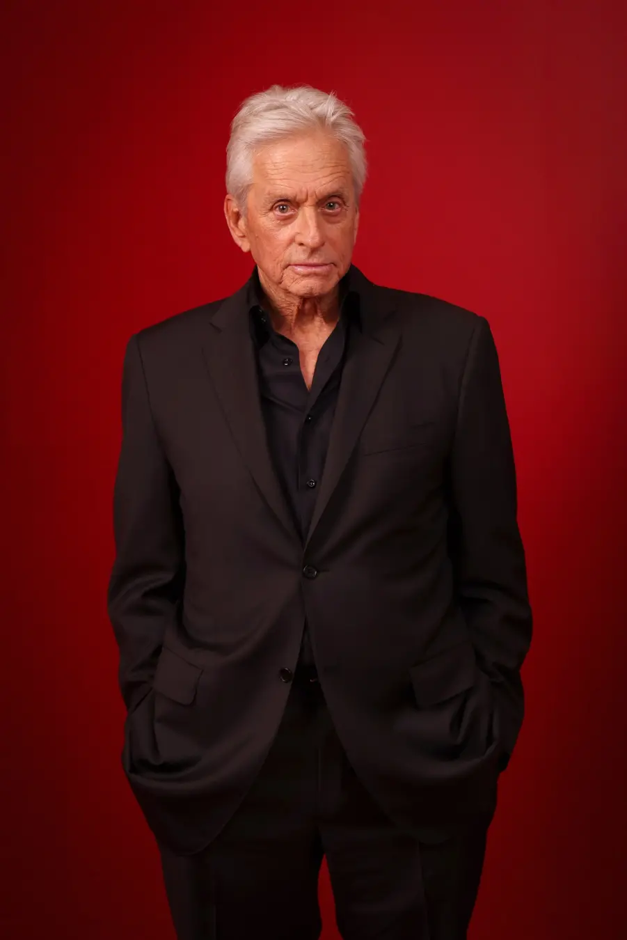 Michael Douglas negou rumores de ter ido a reabilitação por vicio em entrevista. Ele mencionou que a exigência de ser m…