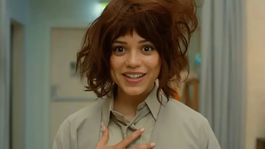 Jenna Ortega no filme Klara and the Sun, que mistura Never Let Me Go e M3GAN. Achei interessante a mistura de ficção ci…