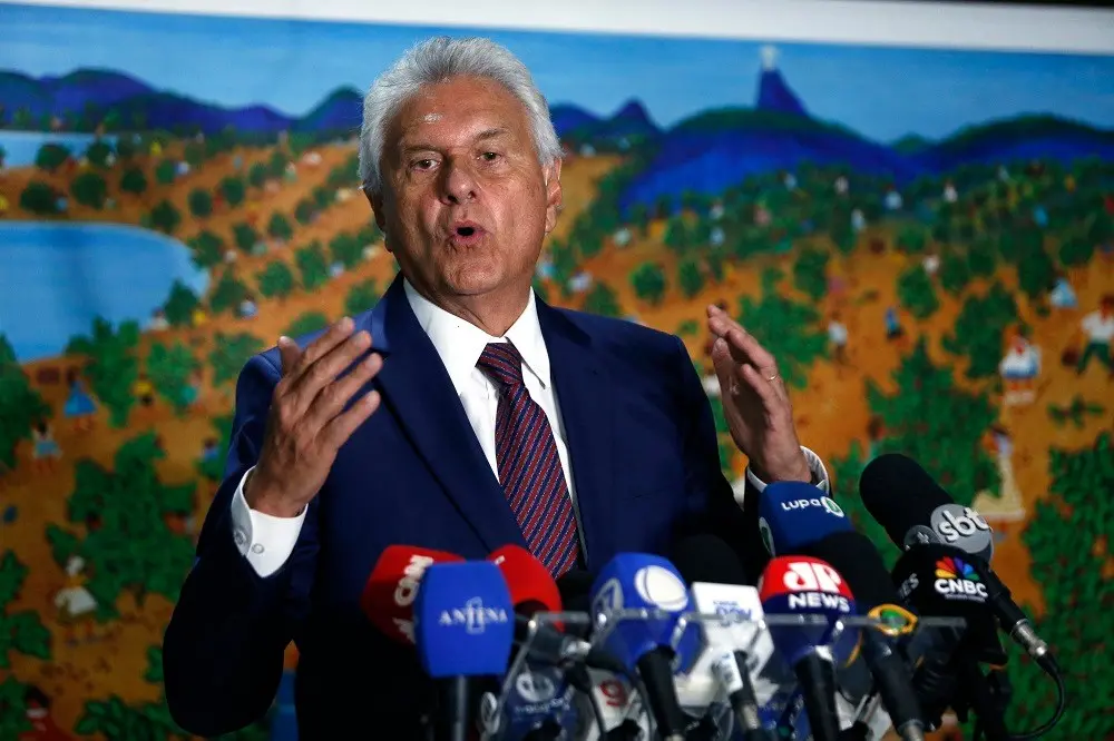 Ronaldo Caiado anuncia apoio a Flávio Bolsonaro no segundo turno, depois de terminar em quinto com 2.18%. Concordo que …