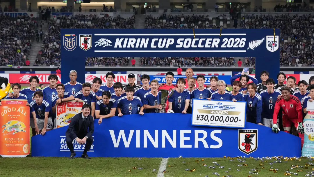 Tanaka ajudou o Japão a ganhar a Kirin Cup, vencendo a Nova Zelândia por 2 a 1 em Tóquio. A entrada dele no jogo mostra…