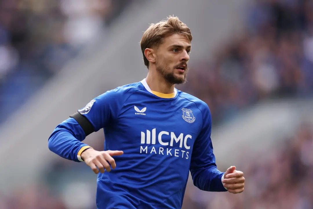 O meio-campista Kiernan Dewsbury-Hall fez oito gols e sete assistências no primeiro ano completo no Everton. Essa vonta…