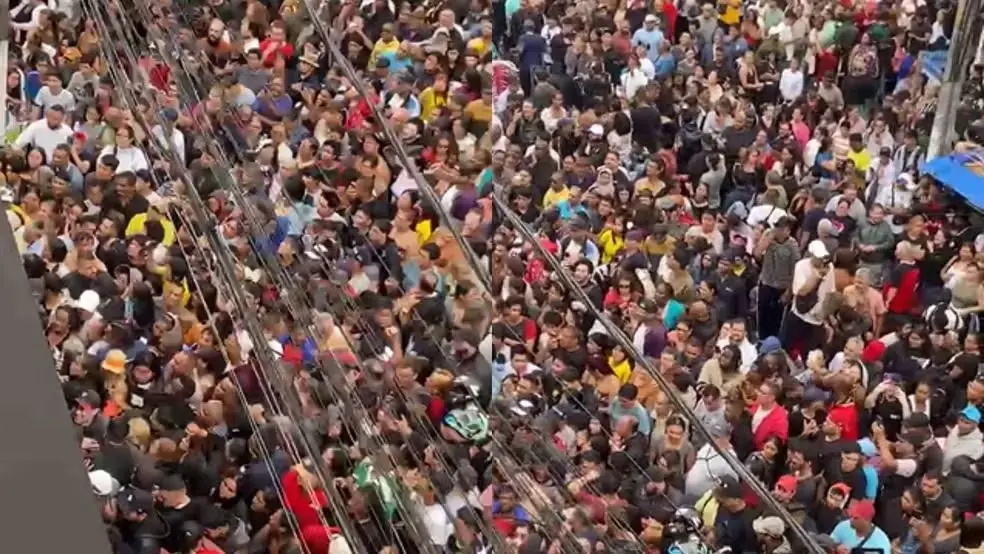 Brás, São Paulo. Inauguração de loja com produtos a partir de R$ 1 causou tumulto e bloqueou a Rua Monsenhor de Andrade…