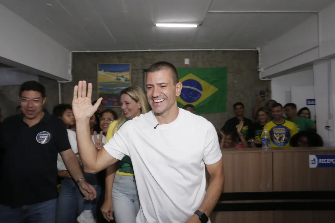 Ruas venceu em 79 das 92 cidades do Rio no primeiro turno, superando Eduardo Paes em oito dos dez maiores colégios. A f…