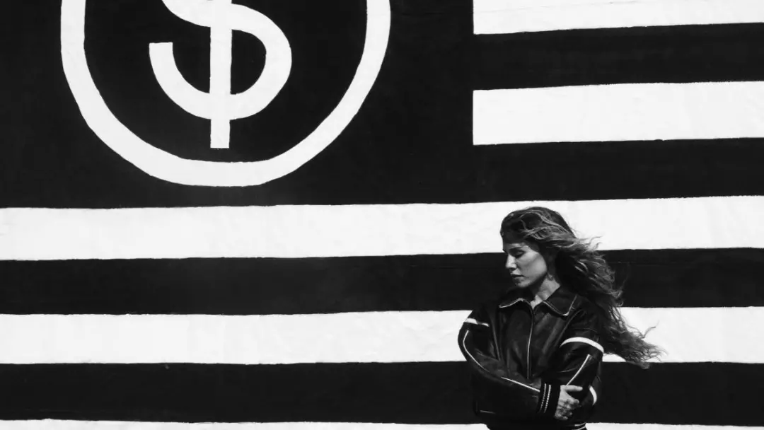 Slayyyter lançou o álbum wor$t man in america em 4 de dezembro, que é um álbum companheiro de WOR$T GIRL IN AMERICA. Ac…