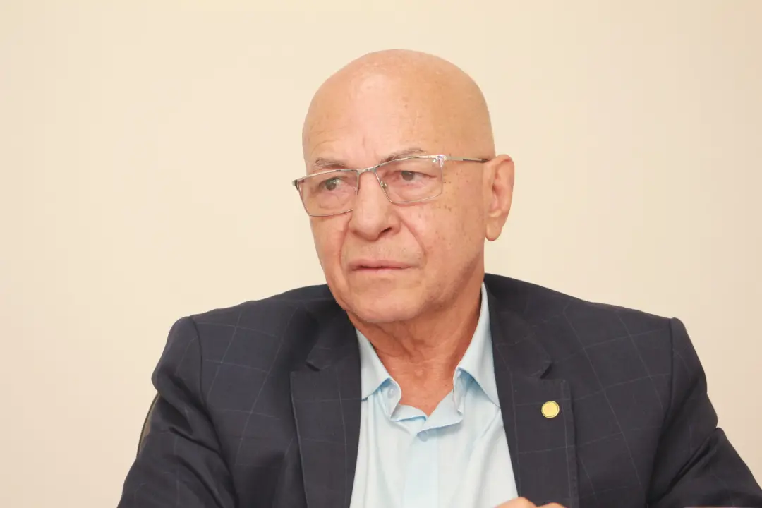 Professor Alcides pode mudar de situação legal após o fim do mandato para deputado na Câmara dos Deputados. Com o encer…