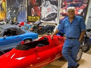 Coleção de carros de Jay Leno avaliada em mais de R$ 100 milhões. Um espelho do valor que colocamos em objetos de paixã…
