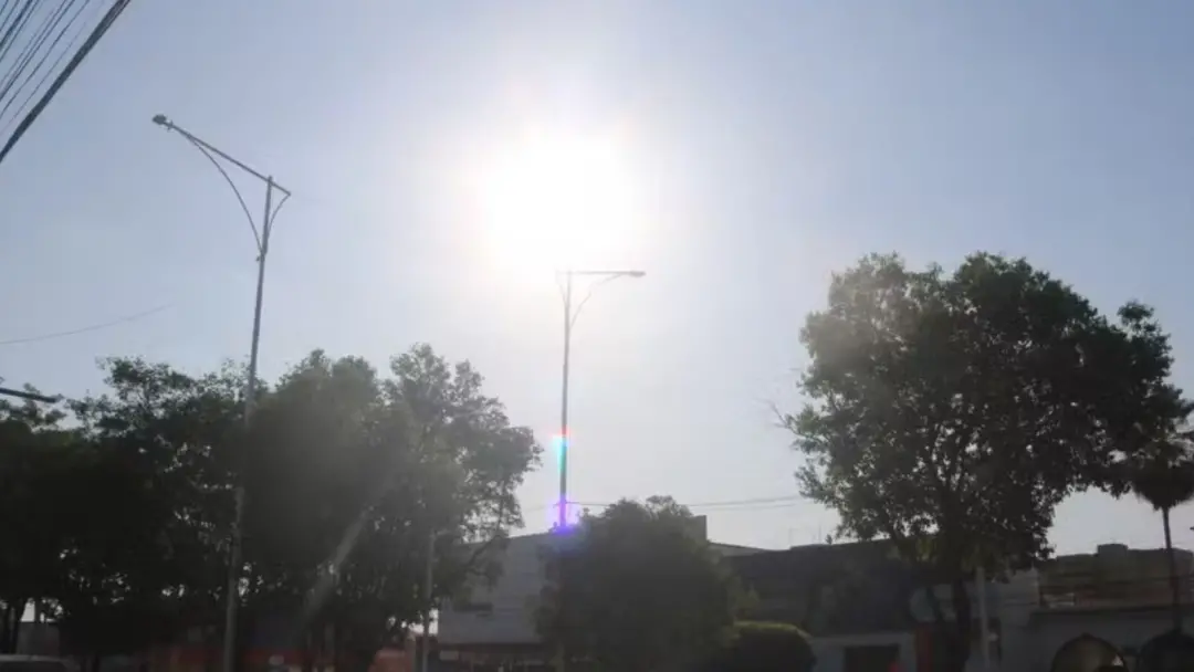 Oeiras registrou 40,2°C, sendo uma das 10 cidades mais quentes do Brasil no domingo de eleição. O calor extremo no Piau…