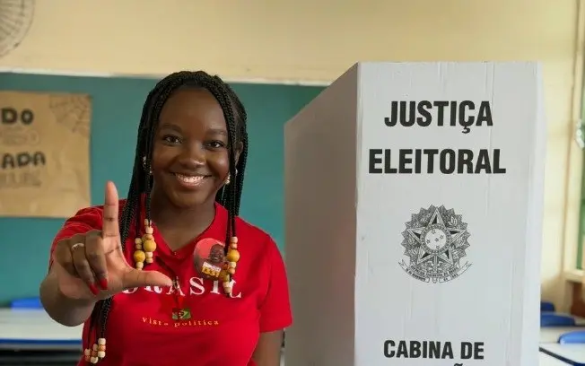 Ana Elisa Santos Silva, com 21 anos, foi a deputada federal mais jovem eleita em Minas Gerais. É importante que jovens …