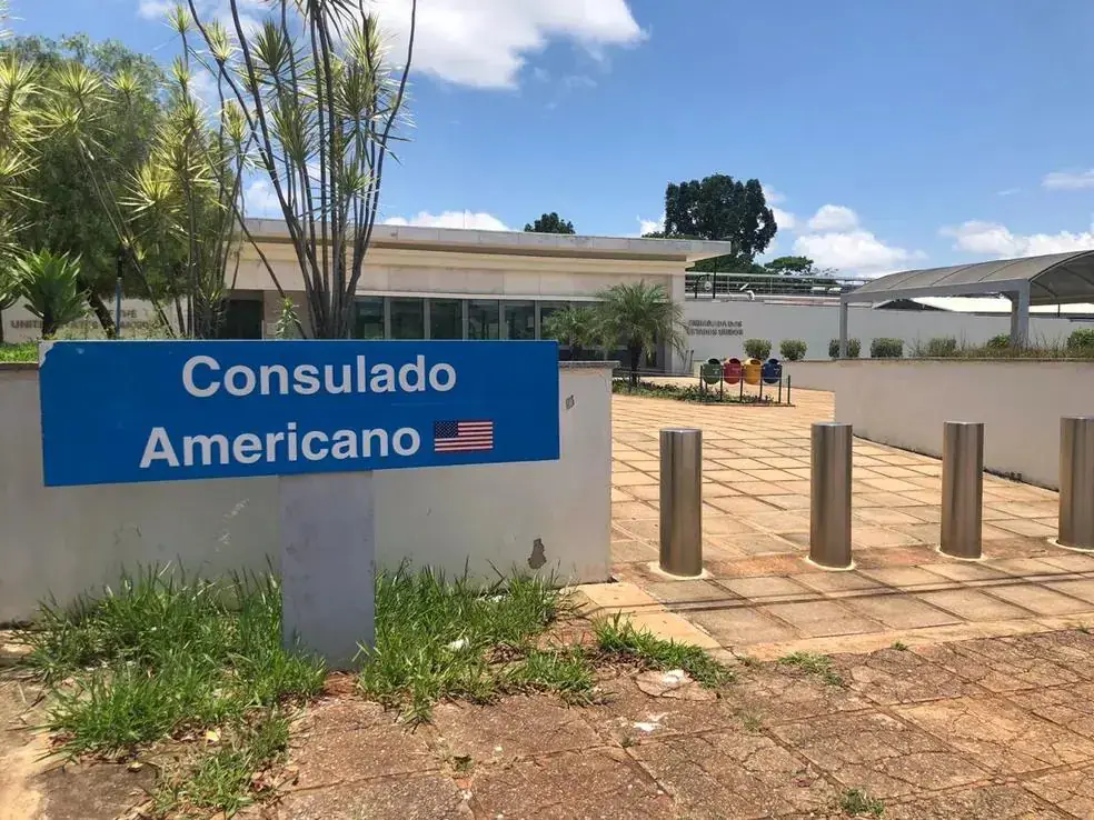 Embaixada e consulados dos Estados Unidos retomaram atividades normais no Brasil nesta segunda, 5 de outubro. A retomad…