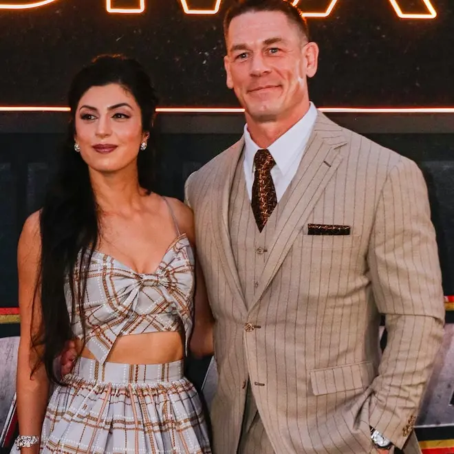 John Cena contou que a esposa Shay Shariatzadeh ficou nervosa com os saltos que ele faz no filme novo. Entendo que a ad…
