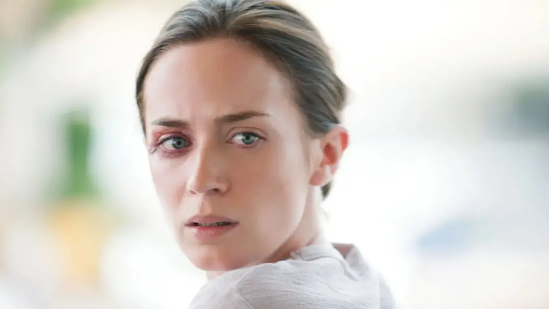 Sicario 3 vai acontecer, com Emily Blunt, Josh Brolin e Benicio del Toro retornando. É bom saber que o projeto segue, p…