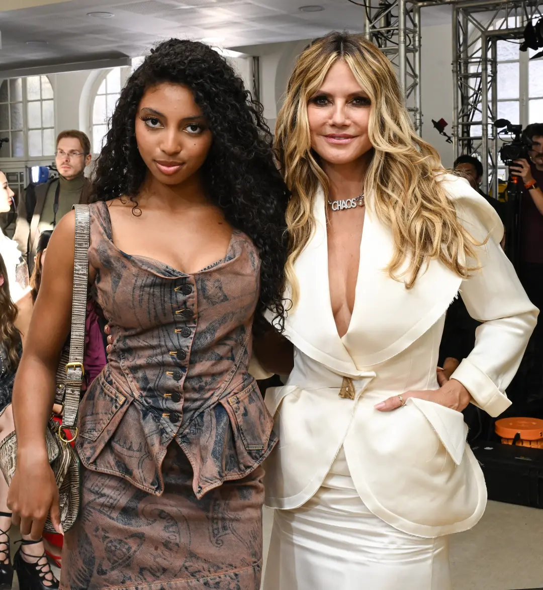 Lou, filha de Heidi Klum, fez sua estreia na Semana de Moda de Paris com 16 anos. O mercado da moda sempre cria novas f…