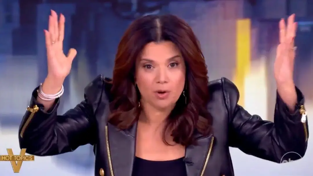 Ana Navarro confrontou Thom Tillis na talk show, questionando o motivo dele votar em indicados que depois lamentou. Ele…