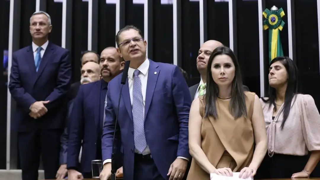 30,85% de voto válido de Flávio Bolsonaro no Nordeste. A onda da direita veio mais forte que em 2018, tirando apoio de …